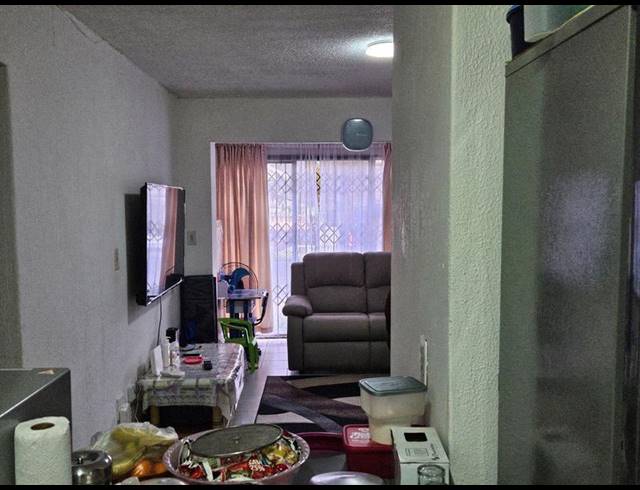 1 BEDROOM APARTMENT FOR SALE IN OVERPORT